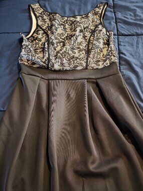 Dress W Lace Overlay On Top. Fitted Top With Back Zipper. Mark By Avon L